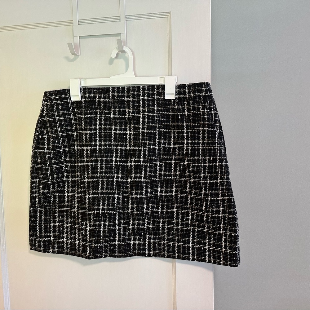 LOFT Black and White Mini Skirt